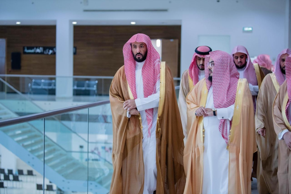 وزير العدل يتابع سير العمل بالمحكمة الجزائية بالرياض - اليوم 