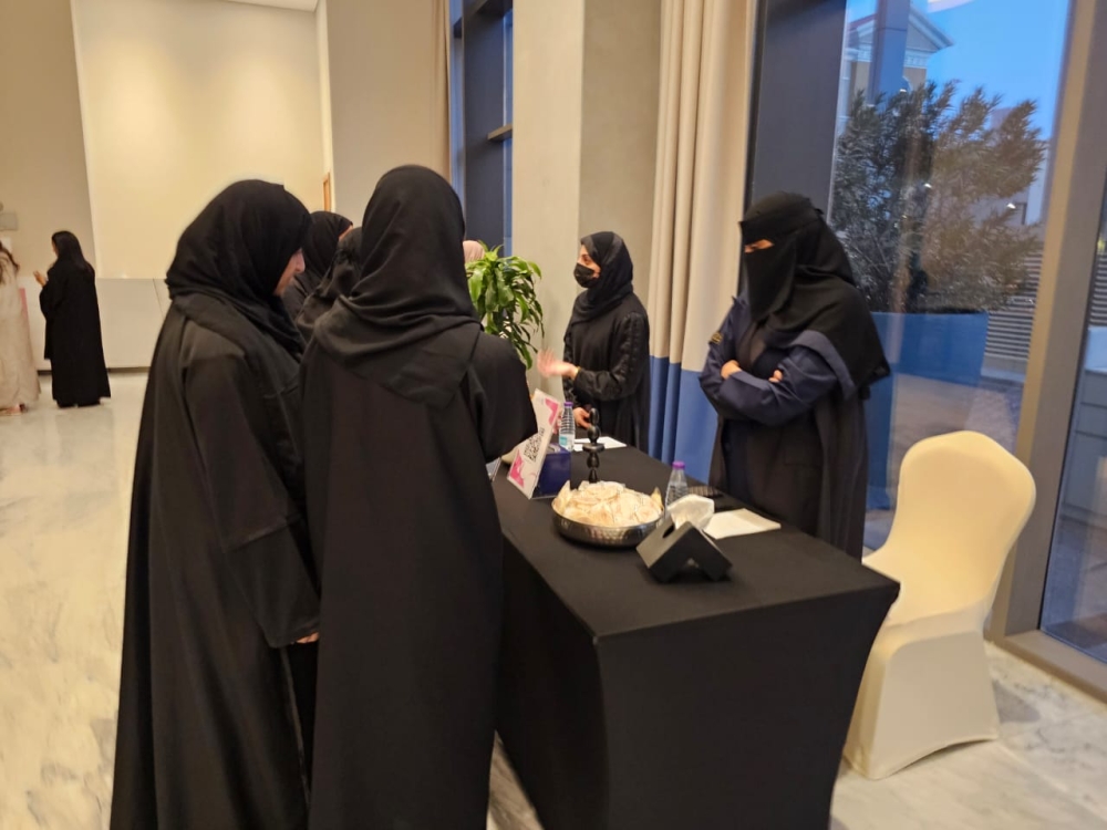 متعافية تروي قصة اكتشافها لمرض سرطان الثدي صدفة في عيادة العظام
