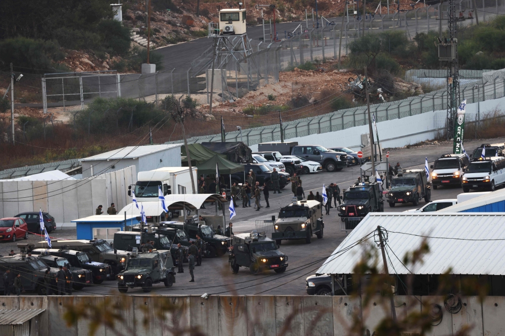 وصول الأسرى الفلسطينيين المفرج عنهم إلى رام الله