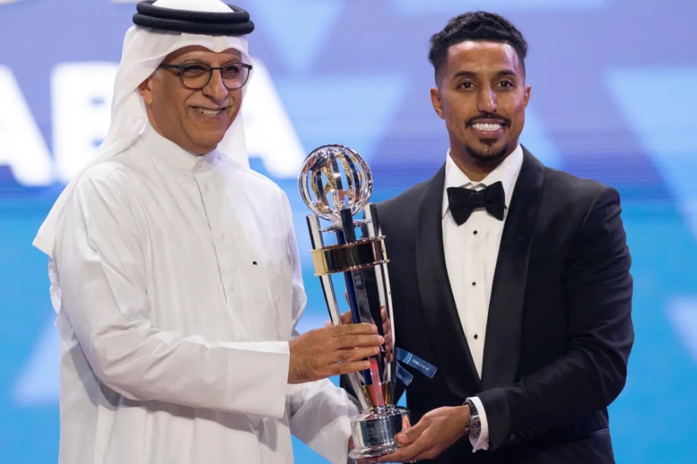 رسميا .. سالم الدوسري يتوج الليلة بأفضل لاعب آسيوي