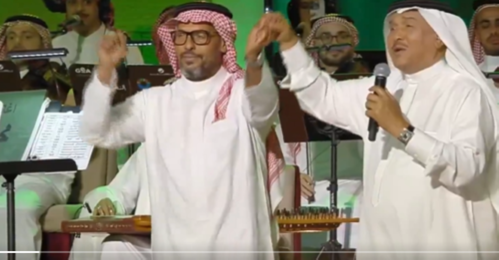 شاهد| محمد عبده يطرب جمهور شقراء بالأغاني الكلاسيكية والوطنية