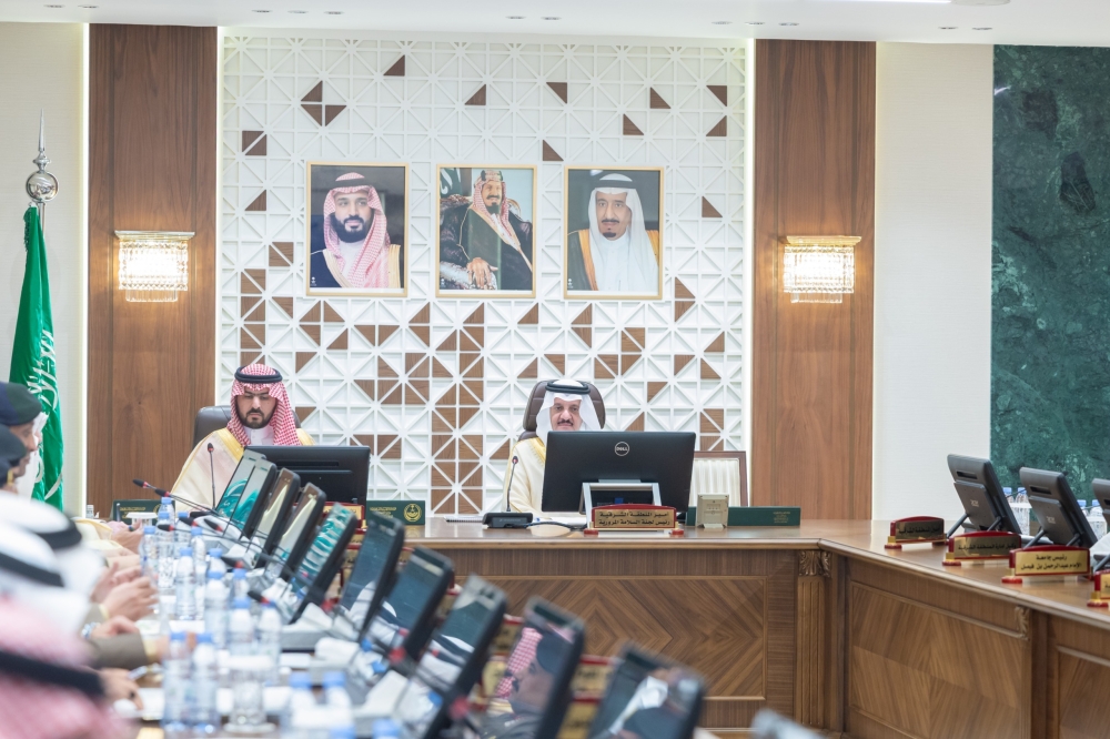أمير الشرقية يترأس اجتماع لجنة السلامة المرورية ويشيد بما تحقق من نتائج إيجابية