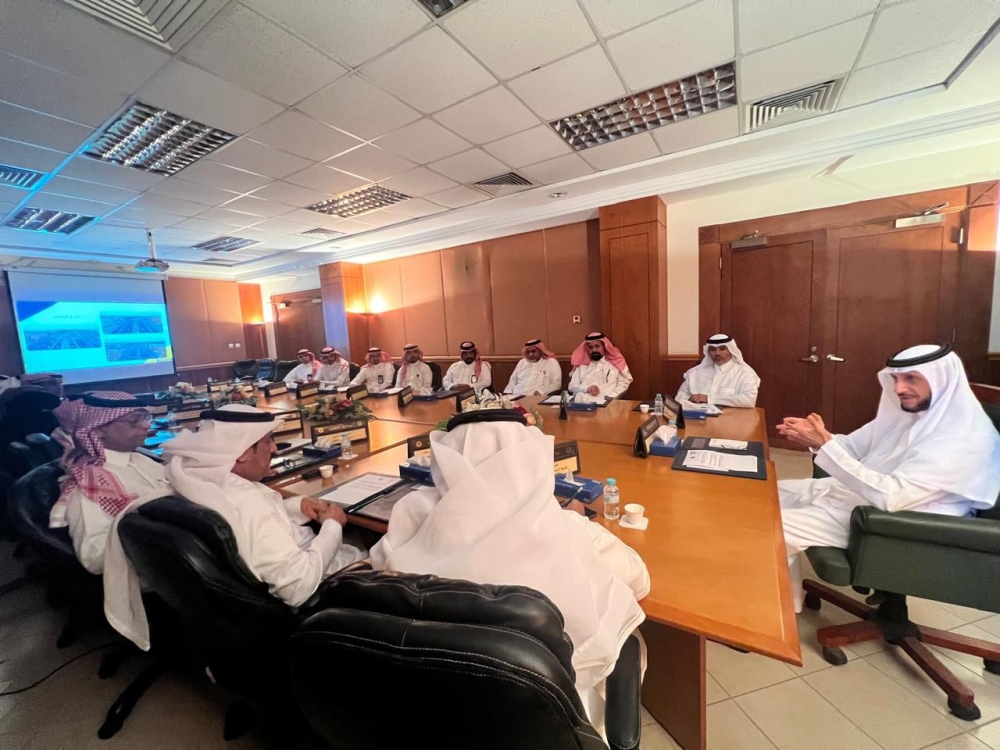 محلي القطيف يستعرض مشاريع 2025 ومقترح السوق البحري التراثي بالمحافظة