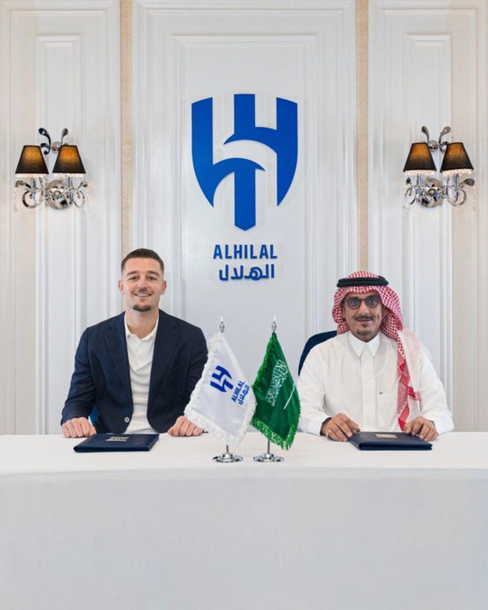 عاجل.. الهلال يعلن تجديد التعاقد مع سيرجي سافيتش