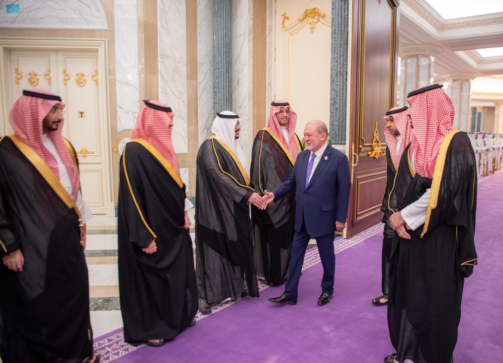ولي العهد يستقبل ملك ماليزيا في الديوان الملكي بقصر اليمامة - واس