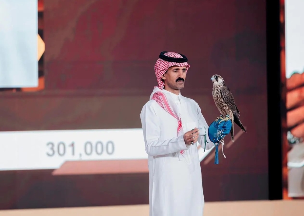 أكثر من 5 ملايين ريال.. مبيعات مزاد نادي الصقور السعودي 2025 في الليلة 20 - واس 