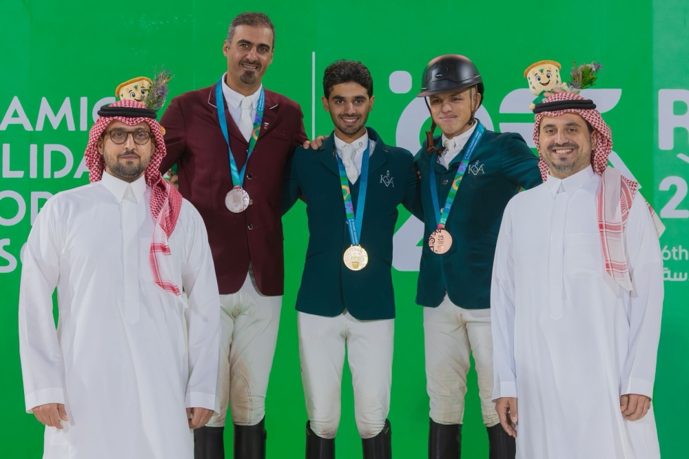 المبطي ينتزع ذهبية قفز الحواجز  