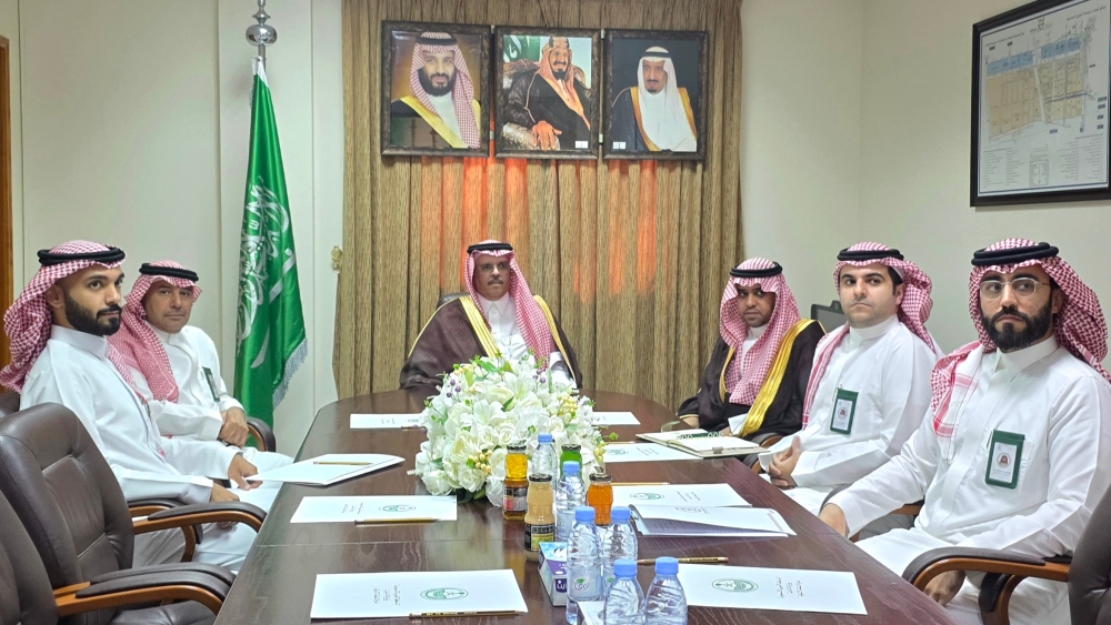 محافظ الجبيل يستقبل وفد الأمن الصناعي ويبحث آليات حماية المنشآت الحيوية - اليوم