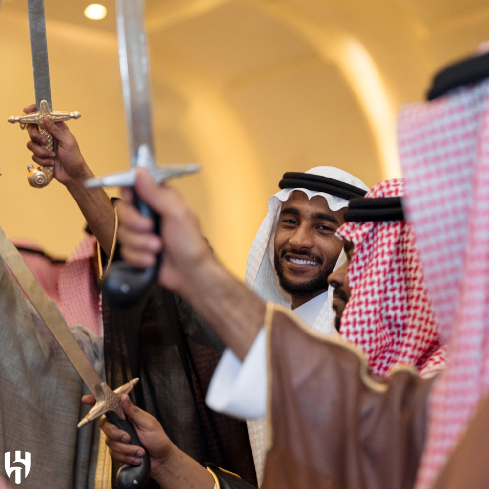 نجوم الهلال يشاركون في زفاف متعب الحربي