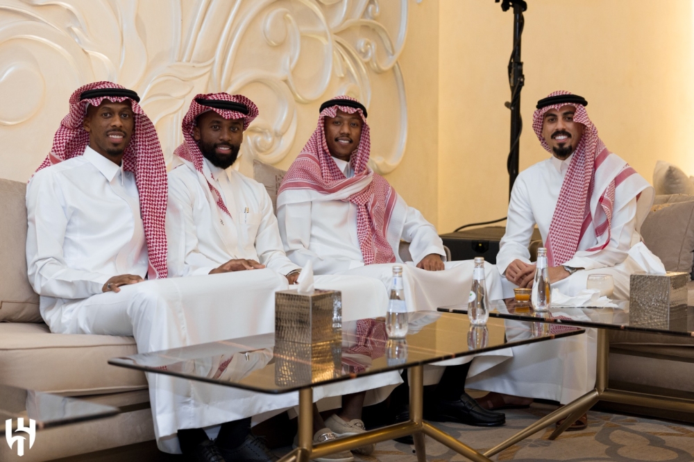 نجوم الهلال يشاركون في زفاف متعب الحربي