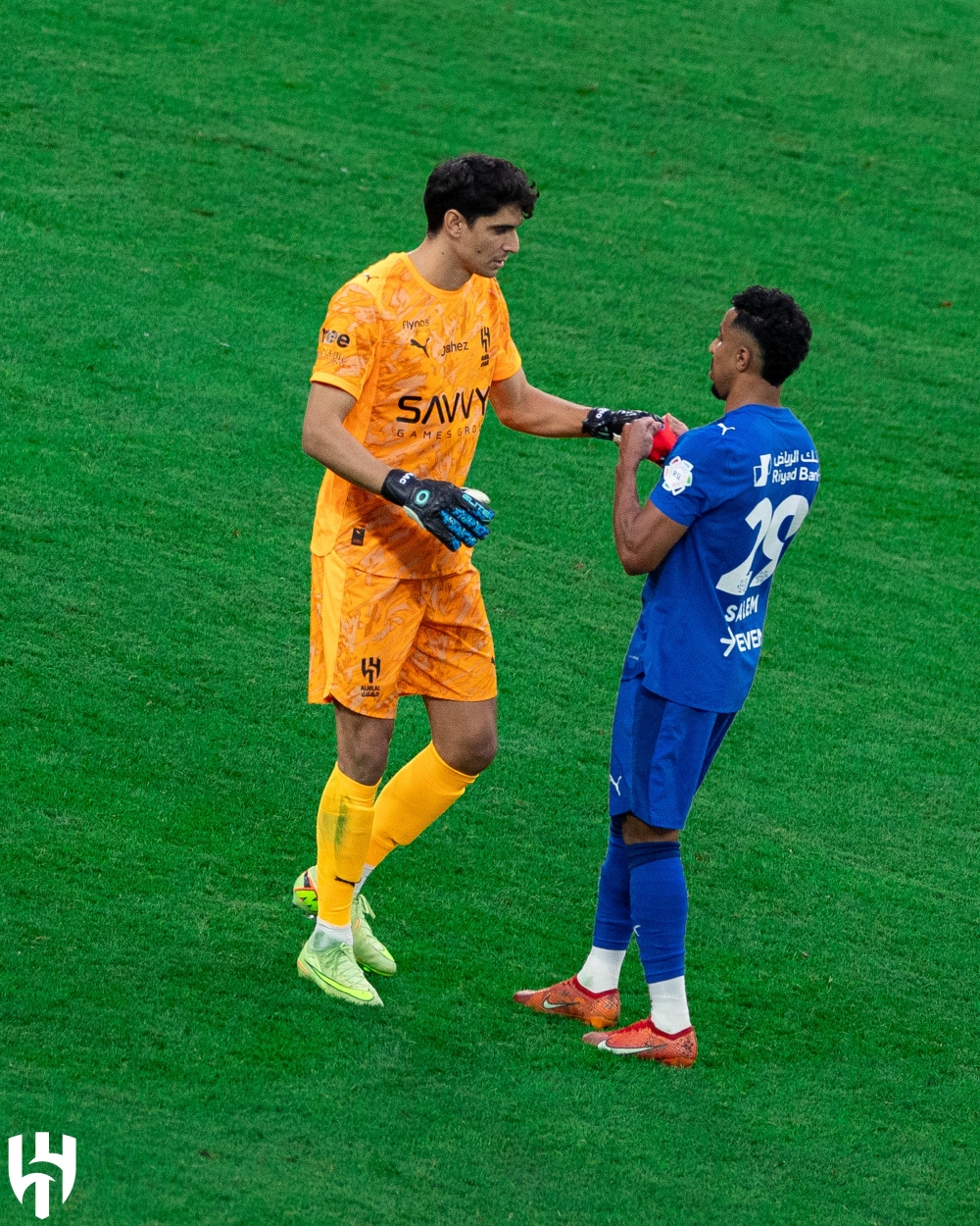 الهلال يواجه شهرًا ثقيلًا بغياب رجل المرمى الأول