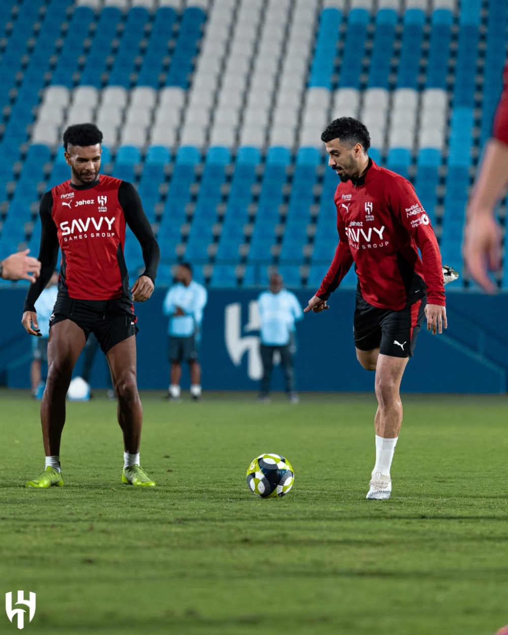 ثنائي الهلال يظهر في ديربي لندن بين أرسنال وتشيلسي