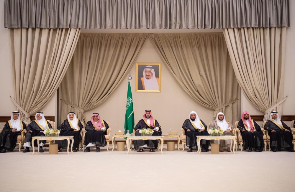 ولي العهد يستقبل الأمراء والعلماء وجمعًا من المواطنين في الدمام