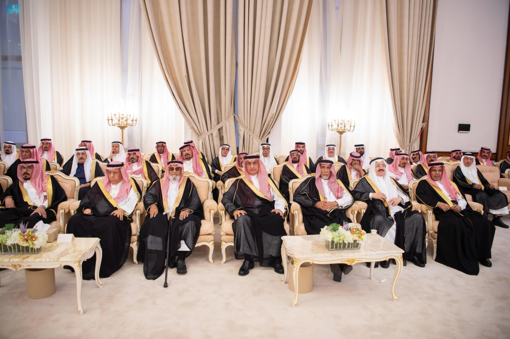 ولي العهد يستقبل الأمراء والعلماء وجمعًا من المواطنين في الدمام - واس