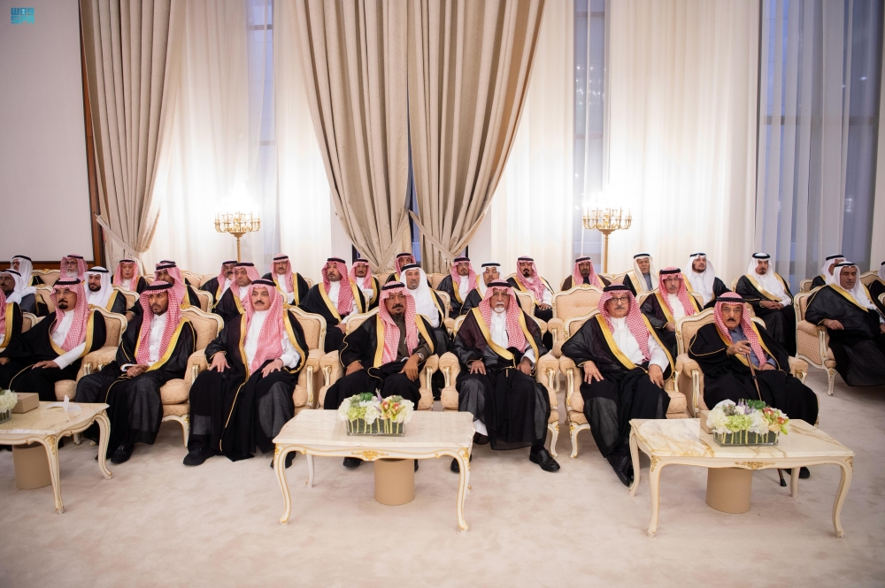 ولي العهد يستقبل الأمراء والعلماء وجمعًا من المواطنين في الدمام - واس