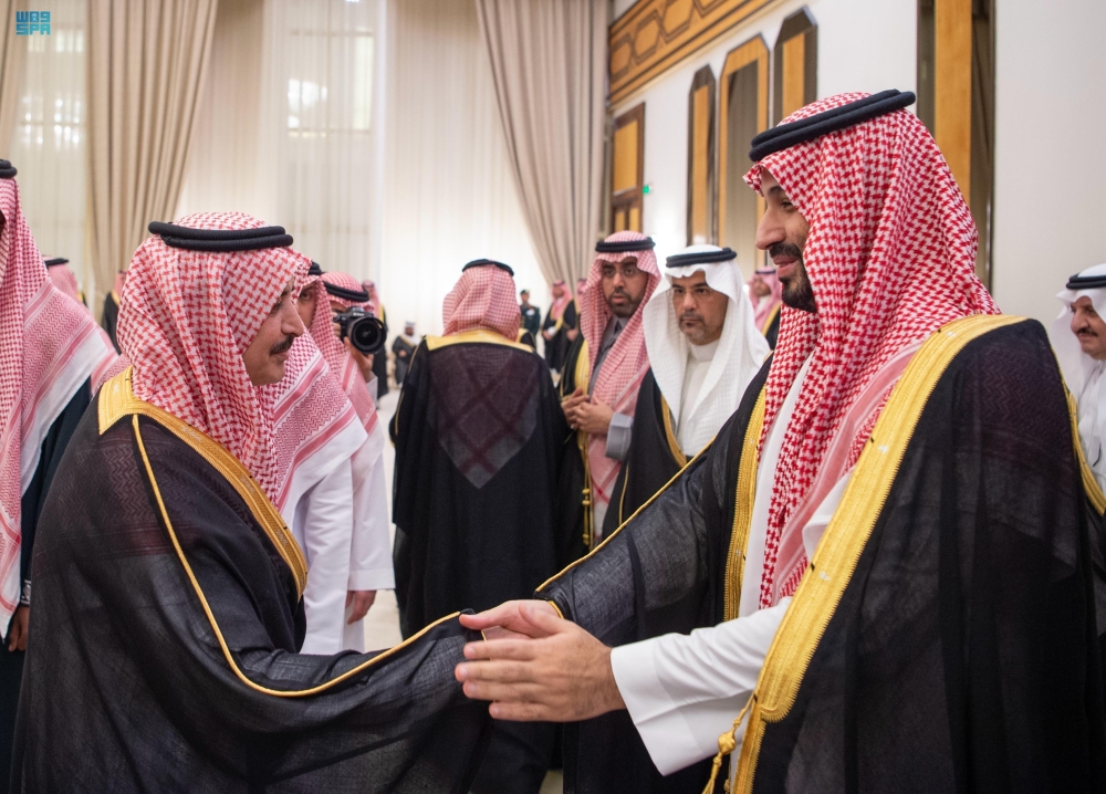 ولي العهد يستقبل الأمراء والعلماء وجمعًا من المواطنين في الدمام - واس