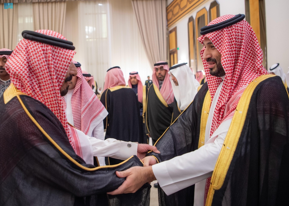 ولي العهد يستقبل الأمراء والعلماء وجمعًا من المواطنين في الدمام - واس