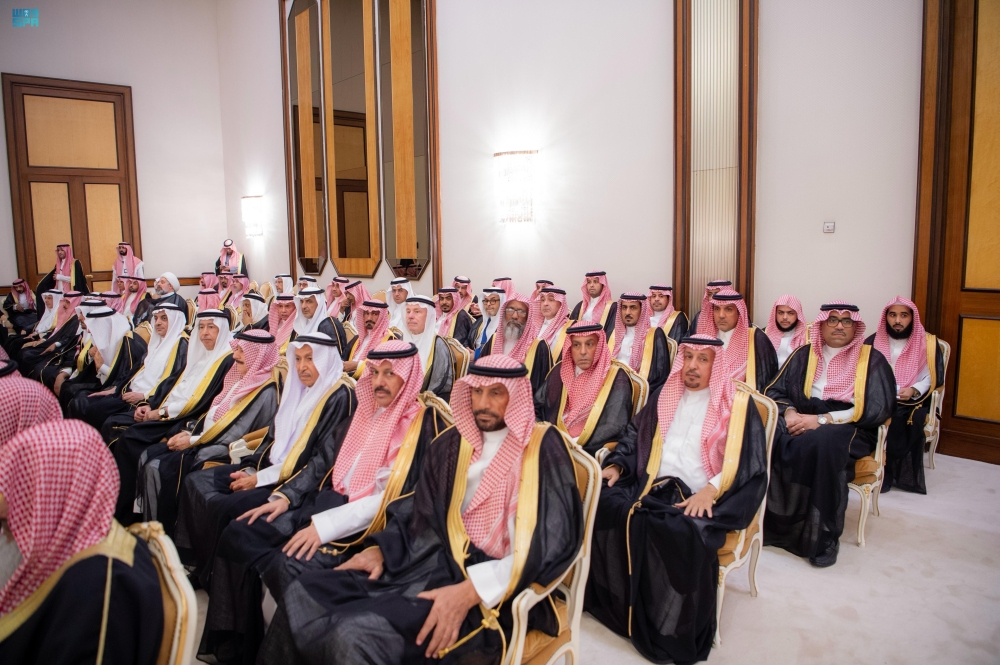 ولي العهد يستقبل الأمراء والعلماء وجمعًا من المواطنين في الدمام - واس