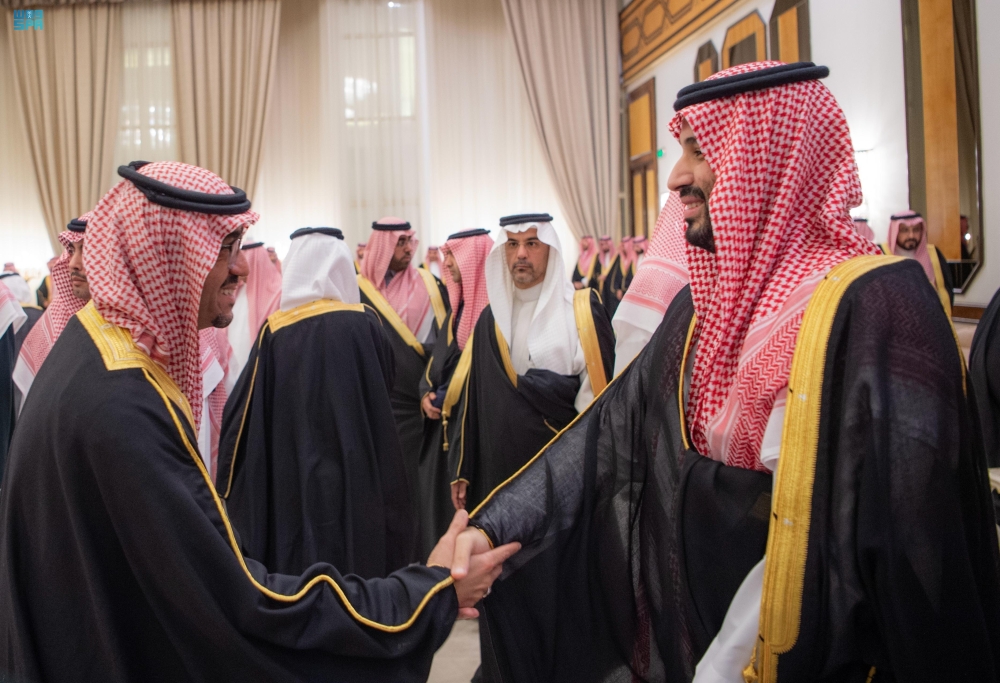ولي العهد يستقبل الأمراء والعلماء وجمعًا من المواطنين في الدمام