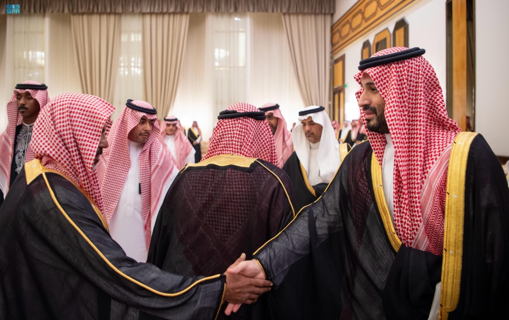 ولي العهد يستقبل الأمراء والعلماء وجمعًا من المواطنين في الدمام