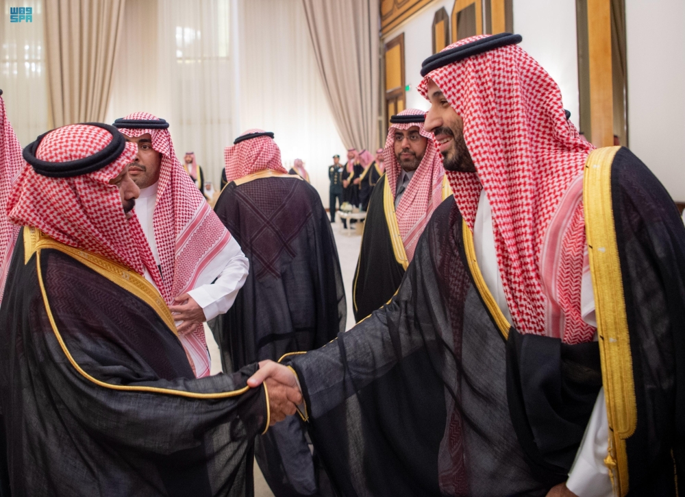 ولي العهد يستقبل الأمراء والعلماء وجمعًا من المواطنين في الدمام