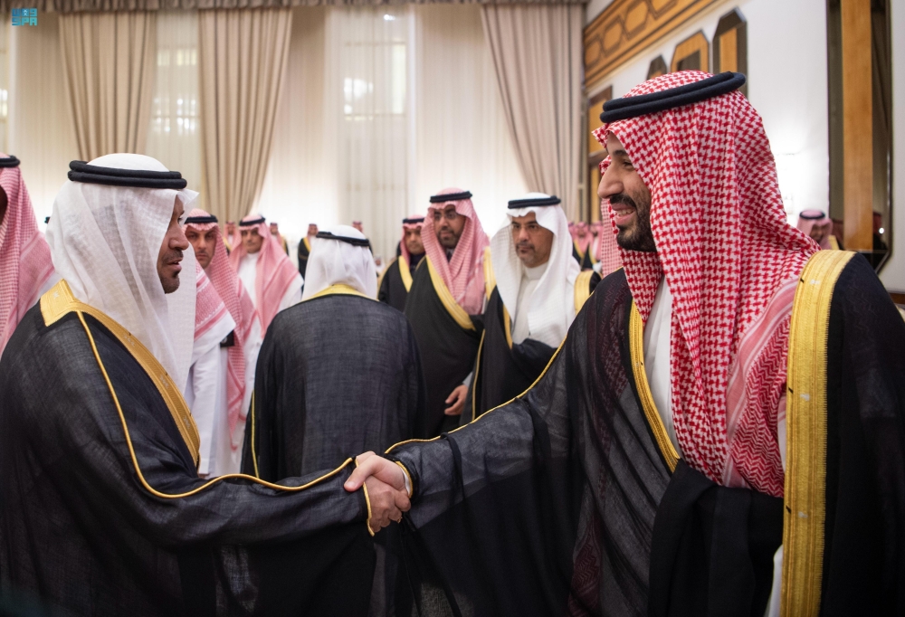 ولي العهد يستقبل الأمراء والعلماء وجمعًا من المواطنين في الدمام