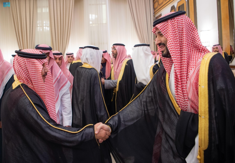 ولي العهد يستقبل الأمراء والعلماء وجمعًا من المواطنين في الدمام