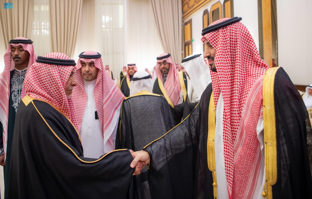 ولي العهد يستقبل الأمراء والعلماء وجمعًا من المواطنين في الدمام