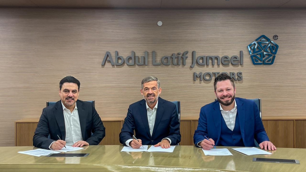 عبداللطيف جميل للسيارات توقع مذكرة تفاهم مع شركة 
