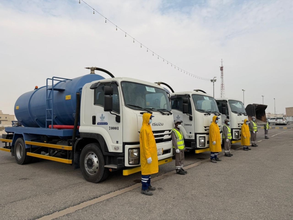 قبل المطر.. صيانة المضخات وتأمين الشوارع من تجمعات المياه في بقيق