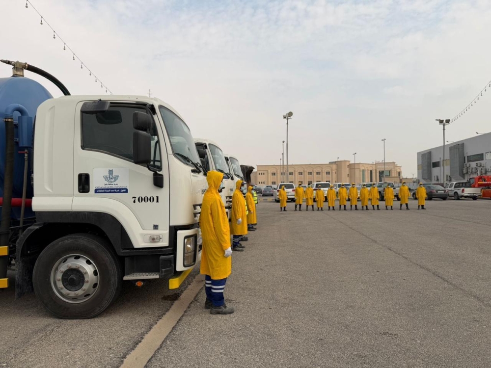 قبل المطر.. صيانة المضخات وتأمين الشوارع من تجمعات المياه في بقيق