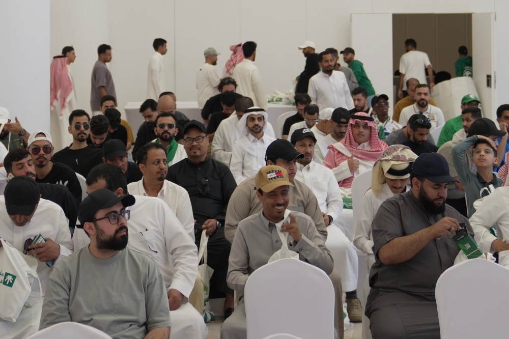 جمهور الأخضر يتسلم تذاكر مباراة فلسطين
