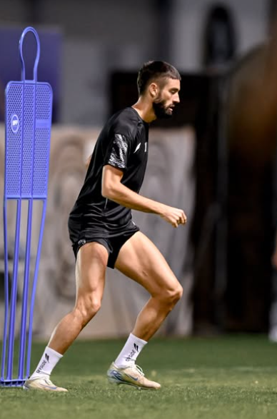 كاراسكو يواصل الغياب عن تدريبات الشباب