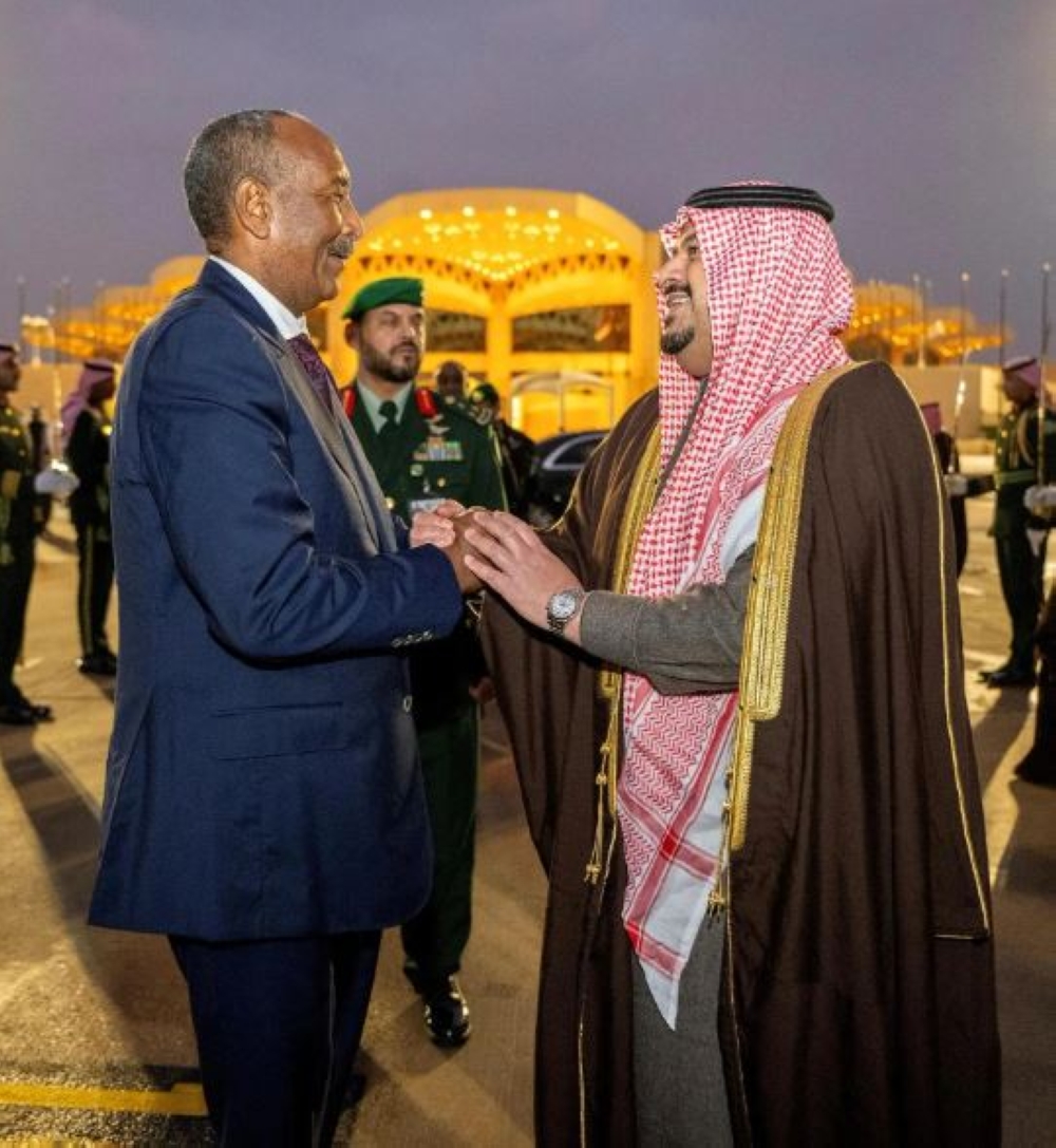 رئيس مجلس السيادة الانتقالي بالسودان يغادر الرياض