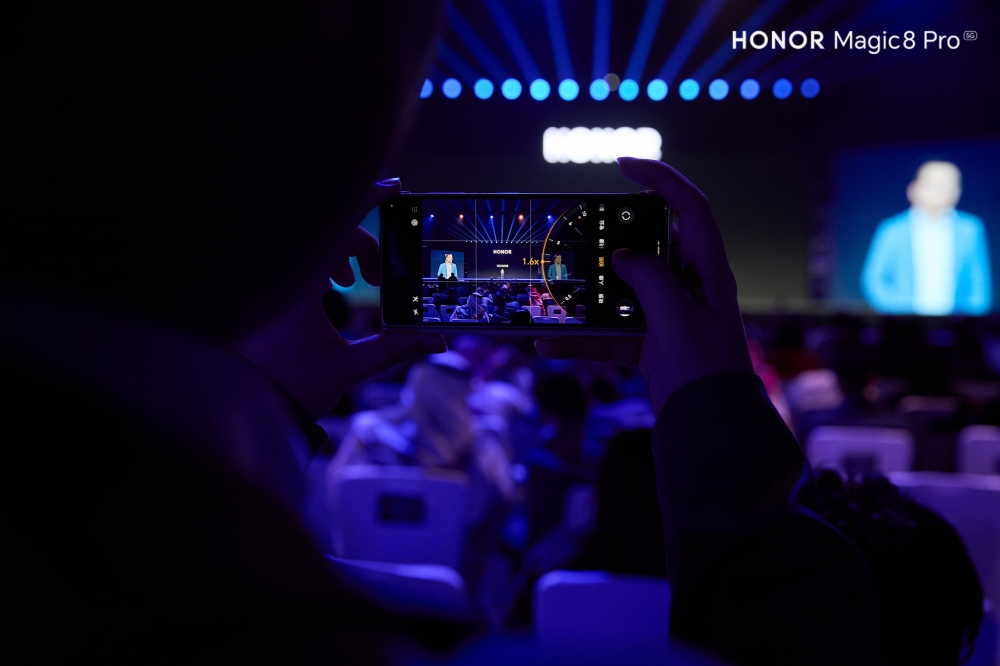 علامة HONOR تكشف عن هاتف MAGIC8 PRO في السعودية خلال حفل إطلاق استثنائي في 
