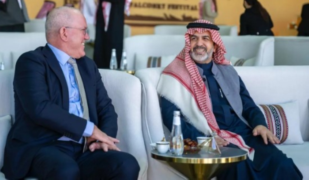 سفير هولندا يطلع على أحدث التقنيات بمهرجان الملك عبدالعزيز للصقور - واس