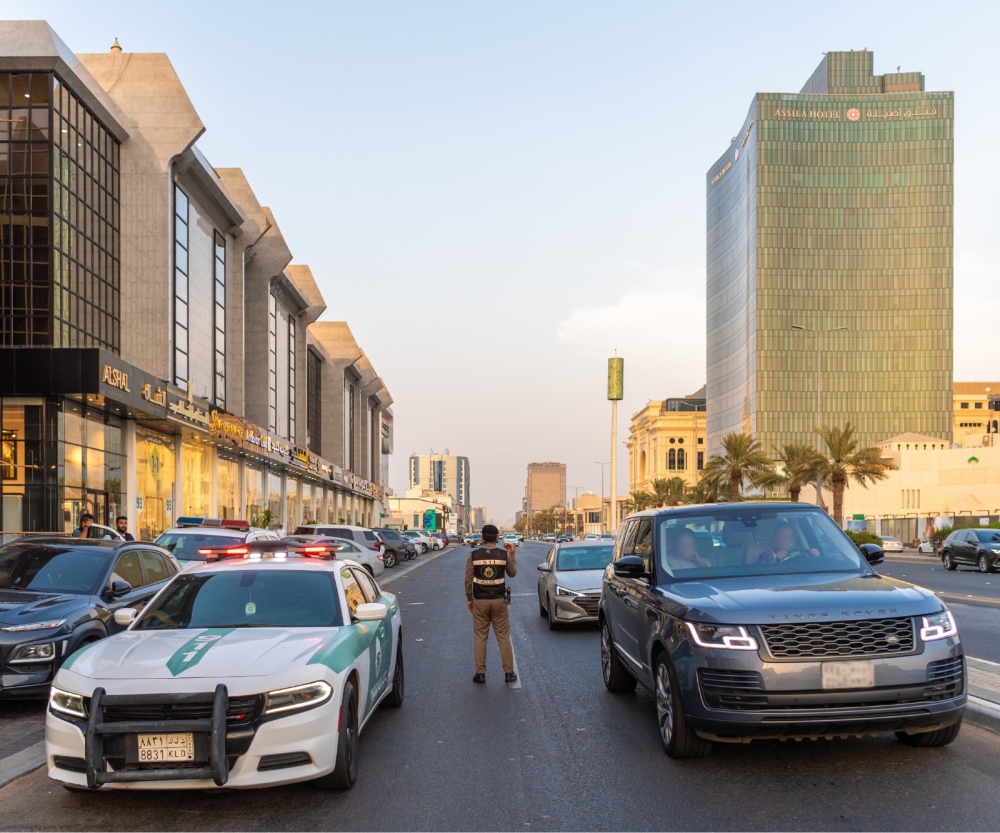 المشاة و8 أنواع من المركبات.. ما الفئات الواجب منحها أفضلية المرور؟