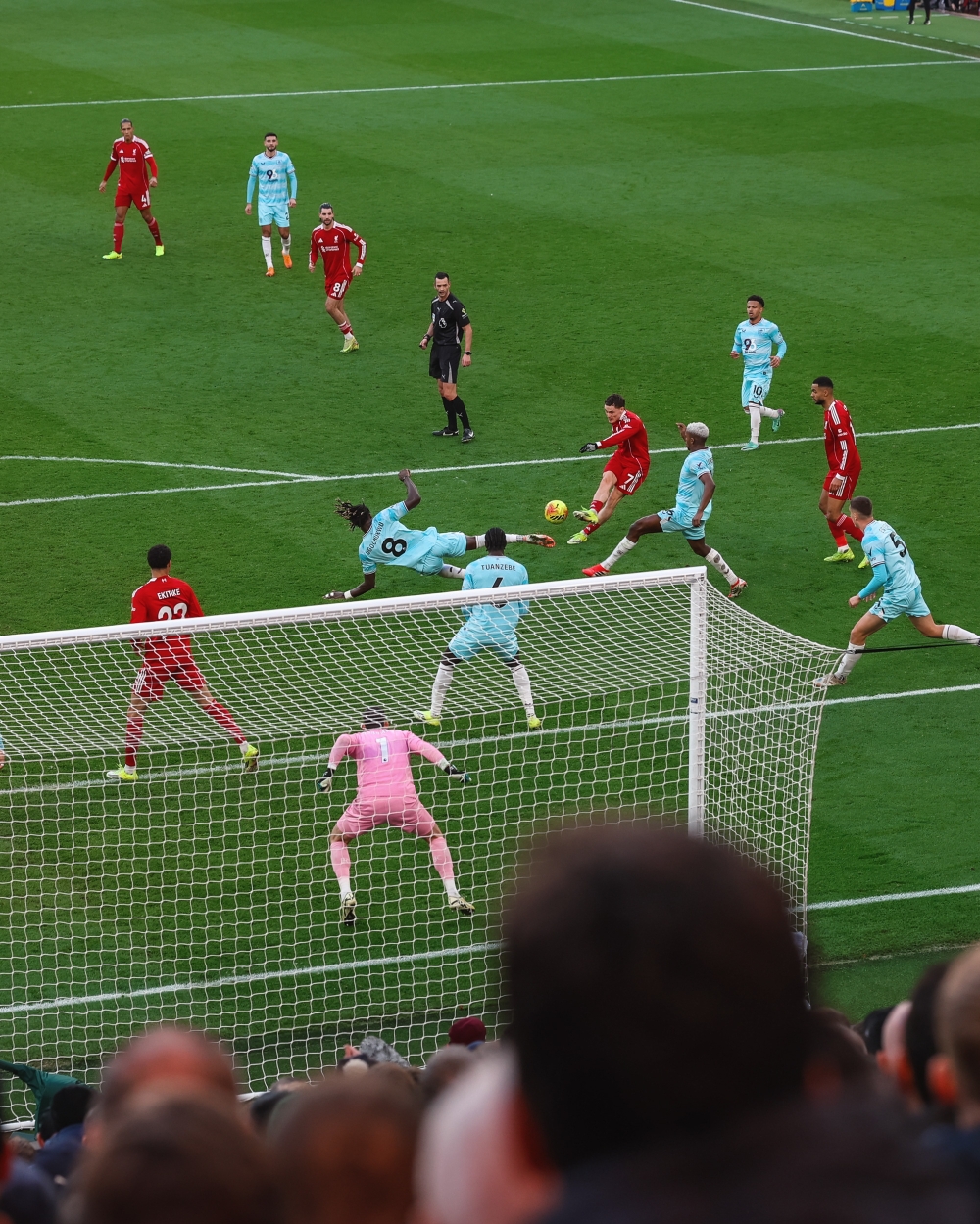 عاجل ..  ليفربول يتعثر بتعادل أمام بيرنلي