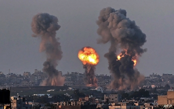 استشهاد خمسة فلسطينيين في إطلاق نار وقصف إسرائيلي وسط وجنوب قطاع غزة