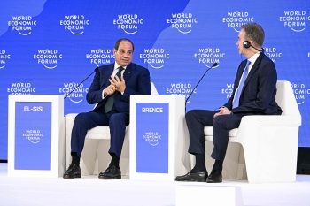 الرئيس المصري يؤكد أهمية تسوية النزاعات بالطرق السلمية