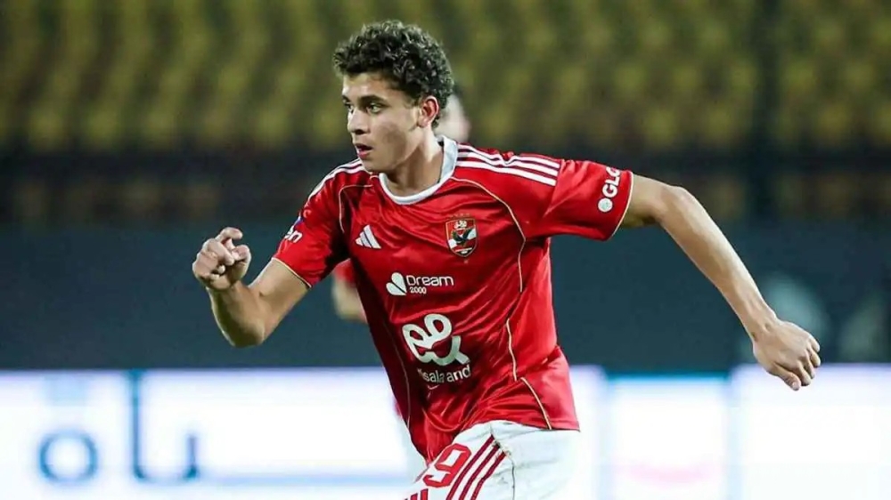 مهاجم الأهلي المصري إلى برشلونة الإسباني 