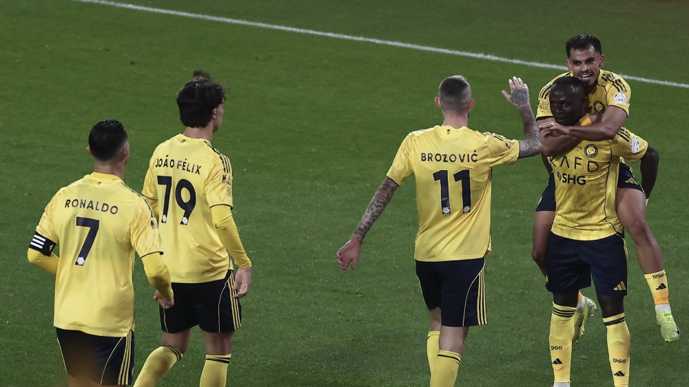 عاجل.. رباعي النصر مهدد بالغياب عن مباراة الرياض لهذا السبب