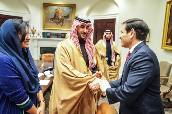 وزير الدفاع يبحث جهود السلام مع وزيري الخارجية والحرب الأمريكيين