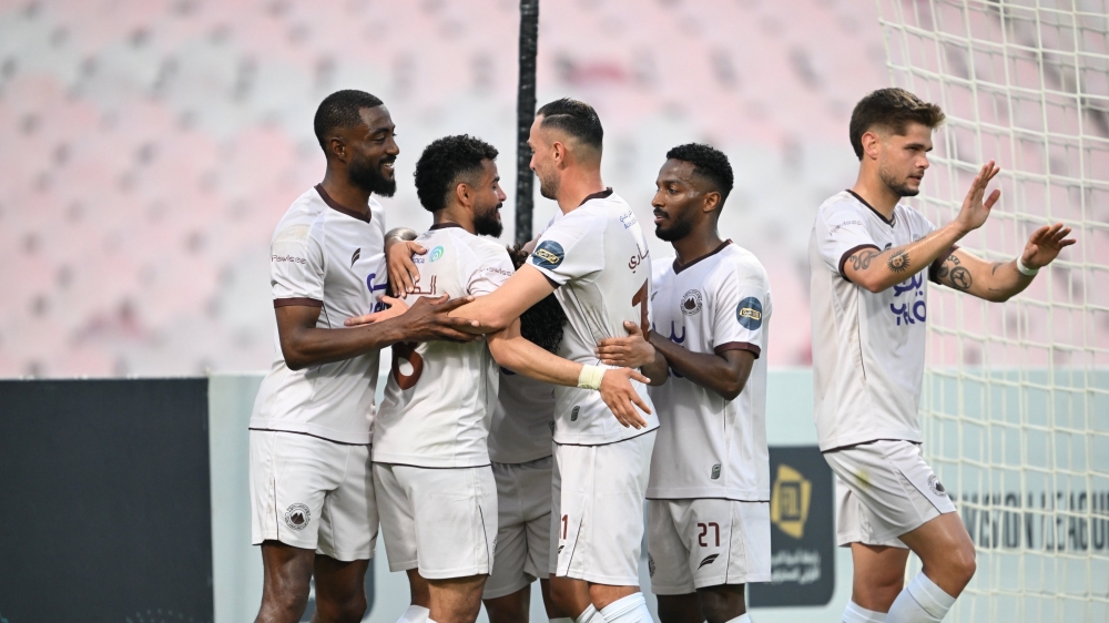 دوري يلو.. الجبلين يهزم جدة والرائد يتعادل مع البكيرية 