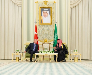 عاجل: ولي العهد يبحث تطورات الأحداث في المنطقة والعالم مع الرئيس التركي