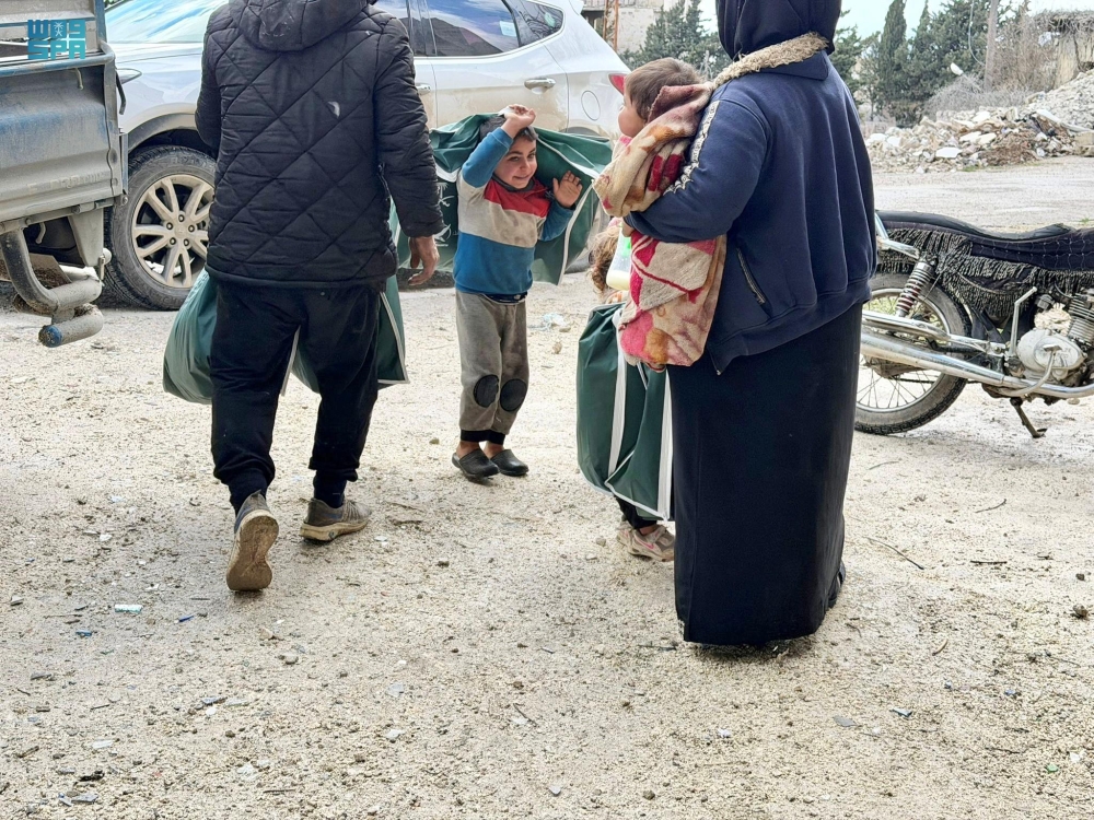 مركز الملك سلمان يوزع 866 قسيمة شرائية في اللاذقية ودرعا وإدلب بسوريا - واس