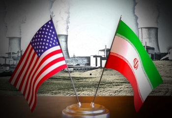 البيت الأبيض: المحادثات مع طهران ما زالت على جدول الأعمال رغم ضرب المسيرة