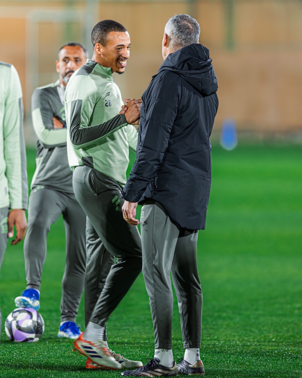 غداً.. القادسية يصطدم بالفتح في دوري روشن