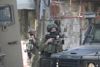 قوات الاحتلال تواصل انتهاكاتها بحق الشعب الفلسطيني في الضفة الغربية والقدس - وفا