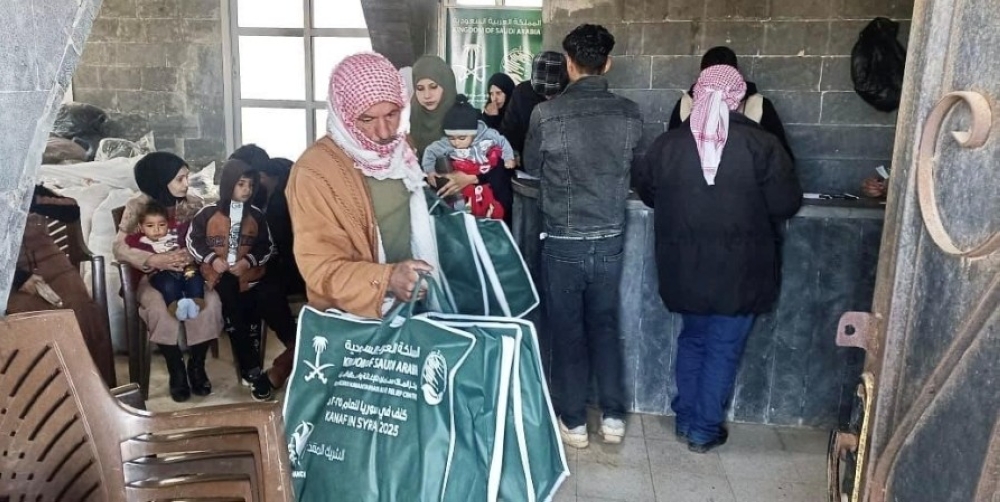 سوريا.. 'الملك سلمان للإغاثة' يوزع 566 قسيمة شرائية في درعا